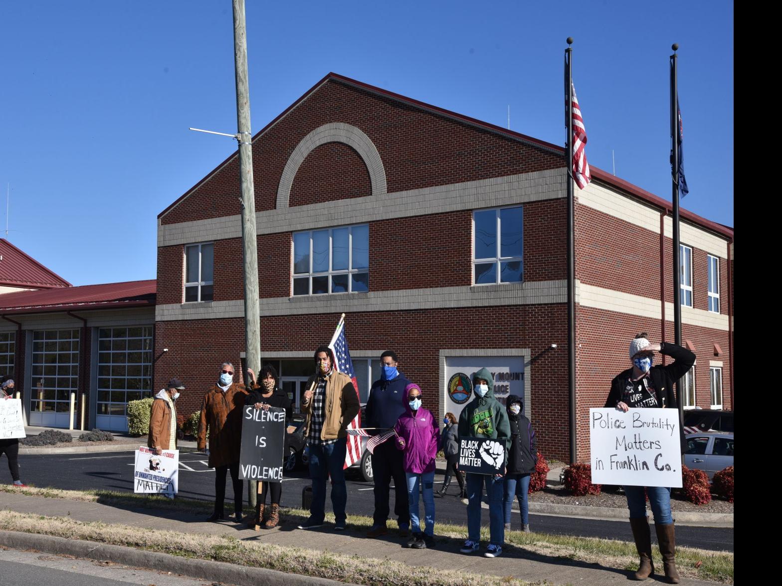 Rocky Mount Police Officer Placed On Leave For Being At Capitol Riot Says He And Fellow Officer Did Nothing Illegal State And Regional News Richmond Com