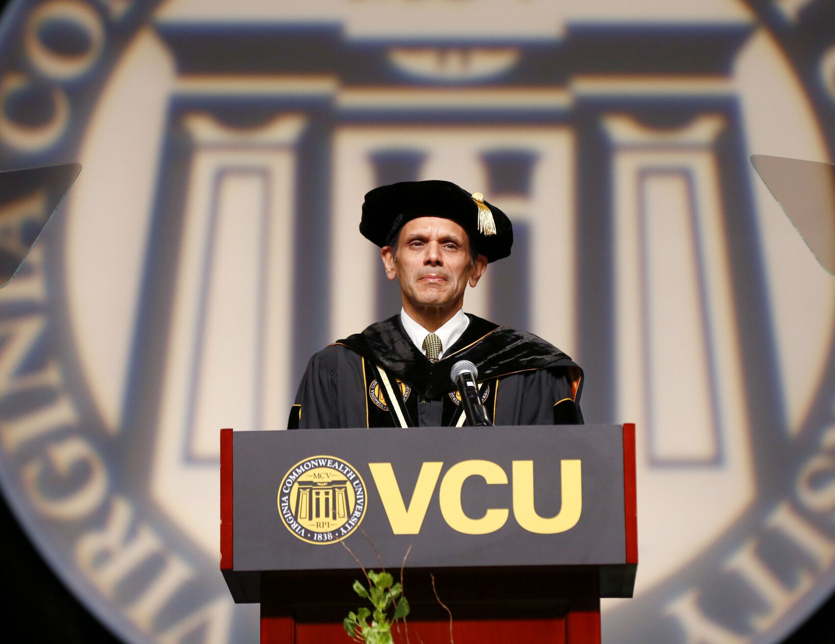 VCU president Michael Rao gets 8 pay raise earning 700 000 annually