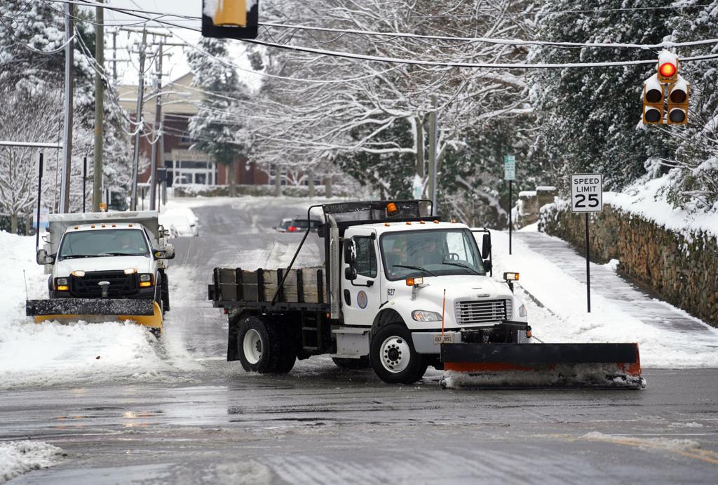 More Than 115 Photos Of Wintry Weather Across Virginia North