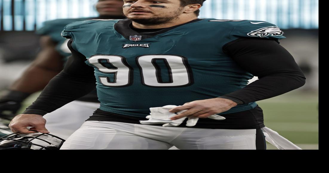 Philadelphia Eagles defensive end Ryan Kerrigan (90) lines up