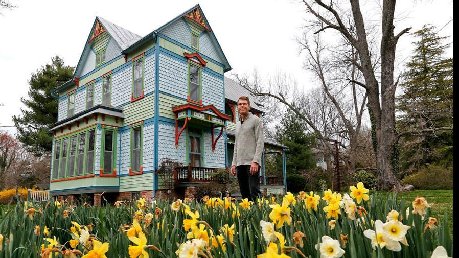 Unique Richmond homes in bloom for Historic Garden Week