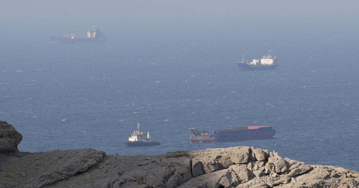 Iran tightens control of Strait of Hormuz, Trump warns against 'blackmail'