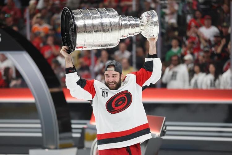 Former Union men's hockey star Shayne Gostisbehere ‘15 to receive Eliphalet Nott Medal
