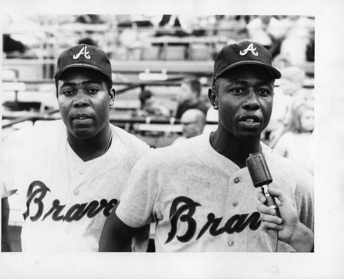 Hank Aaron`s Number editorial image. Image of retired - 92497800