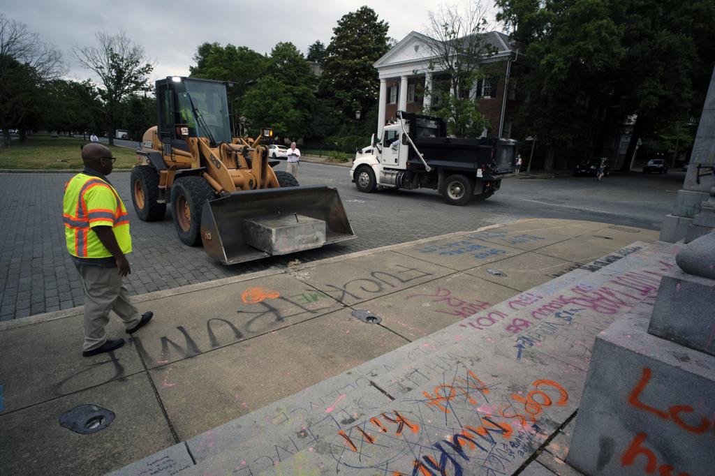 Jefferson Davis On Monument Avenue Becomes Third Statue Toppled In