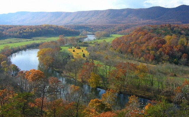 8 epic Virginia hikes with peak fall foliage views