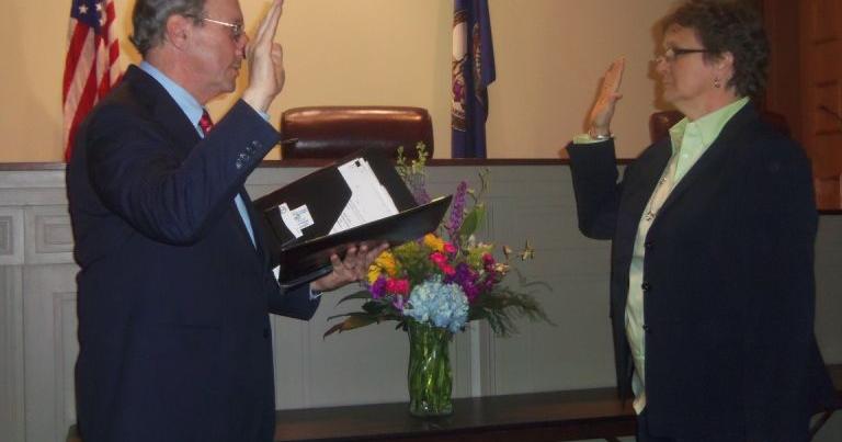Teresa Hash Dobbins Sworn In As Powhatan County #39 s First Elected Female Teresa Hash Dobbins Sworn In As Powhatan County #39 s First Elected Female