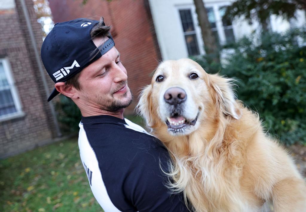 Watch Now Every Night This Richmond Dog Greets His Owner By Leaping Into His Arms And A Video Of The Pair Has Gone Viral Entertainment Richmond Com