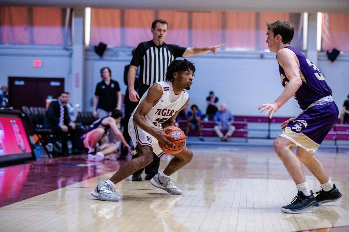 Hampden Sydney Basketball Enjoying Quick Turnaround Under Coach