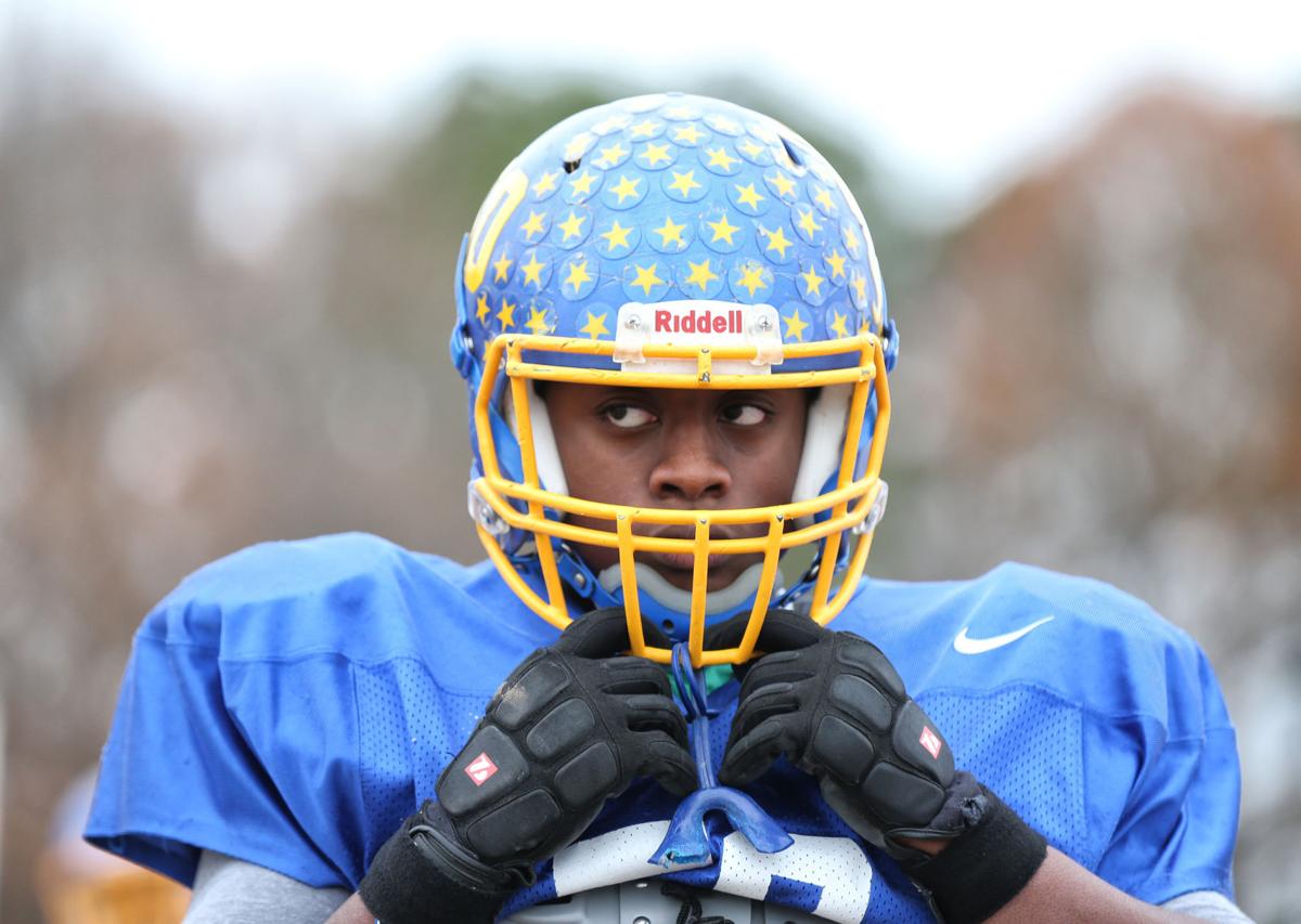 Hopewell offensive/defensive lineman Daryan Blowe