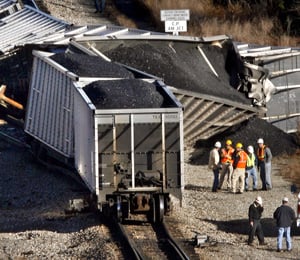 Why a Train Carrying Hundreds of Migrants Derailed in Mexico - ABC News