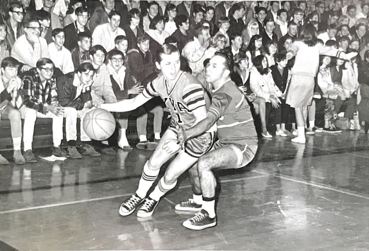 Joe Theismann And The Redskins Spent Their Offseasons Dominating Charity Basketball Games Professional Sports Richmond Com