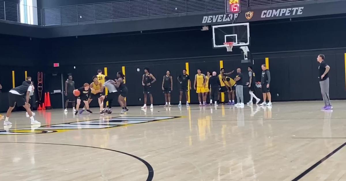 Coverage image for: Ball-screen defense drill at VCU basketball summer practice