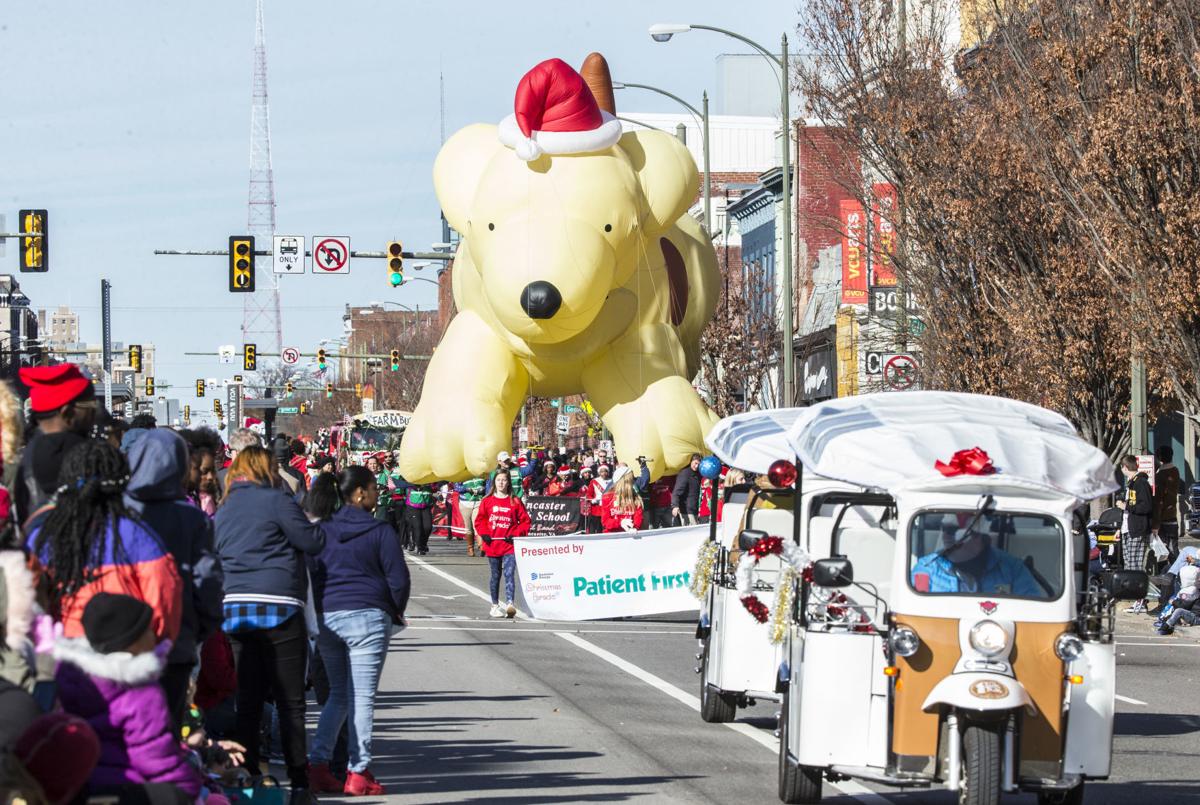 Richmond Christmas Events. 2022 Richmond couple gets married at the Dominion Energy Christmas Parade