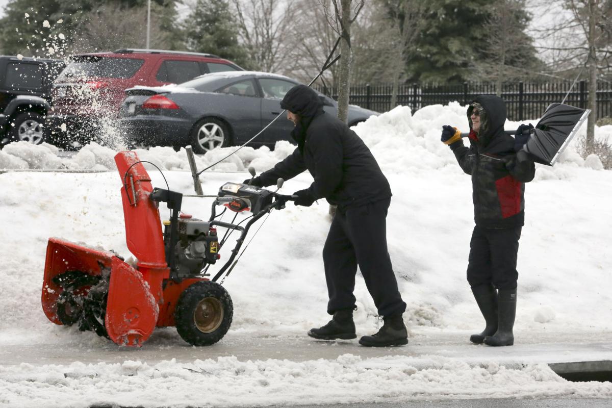 More Than 115 Photos Of Wintry Weather Across Virginia North