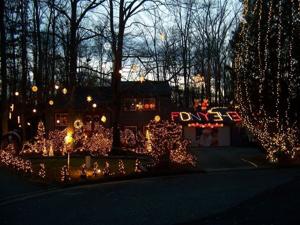 12618 Dawnridge Court Richmond Tacky Lights 2024