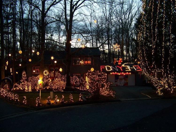 Here #39 s your Richmond Tacky Lights list for 2022 🎄🎁