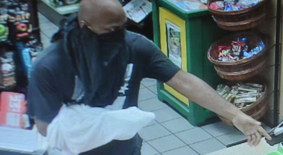 Man sought in robbery at Midlothian gas station