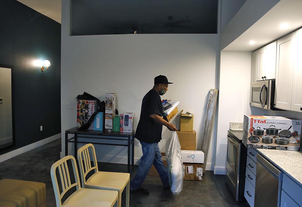 Caritas Is Providing A New Lease On Living For People In Recovery Volunteers Helped Make These New Apartments A Home Central Virginia Richmond Com