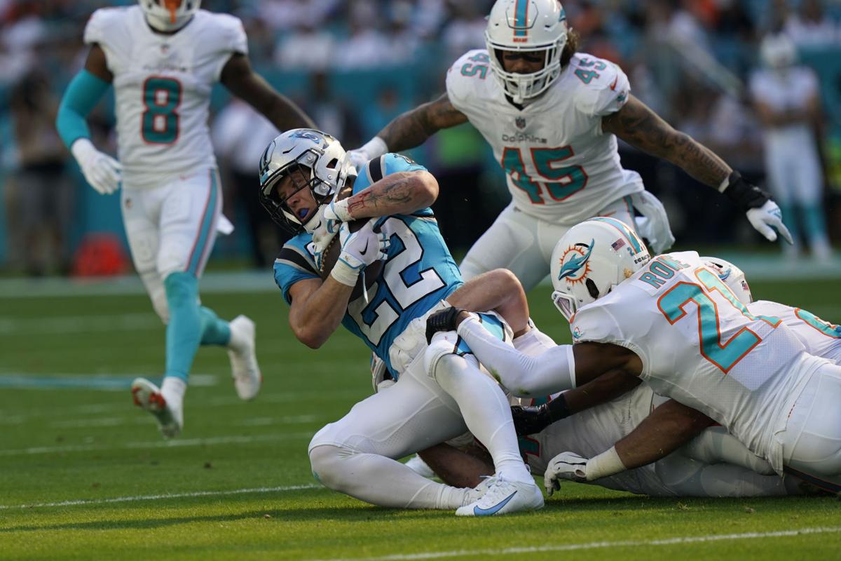 Panthers RB McCaffrey leaves game after hamstring injury