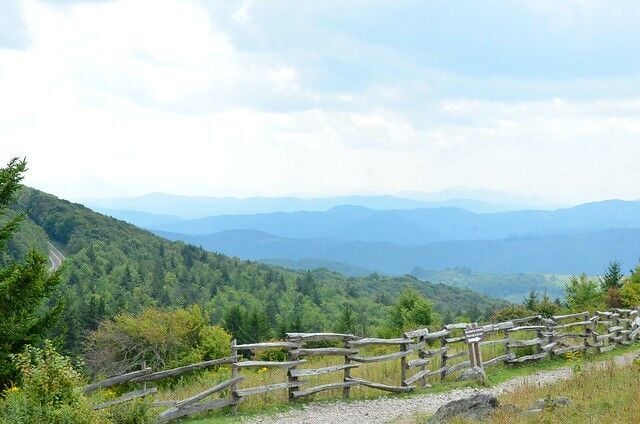 8 epic Virginia hikes with peak fall foliage views