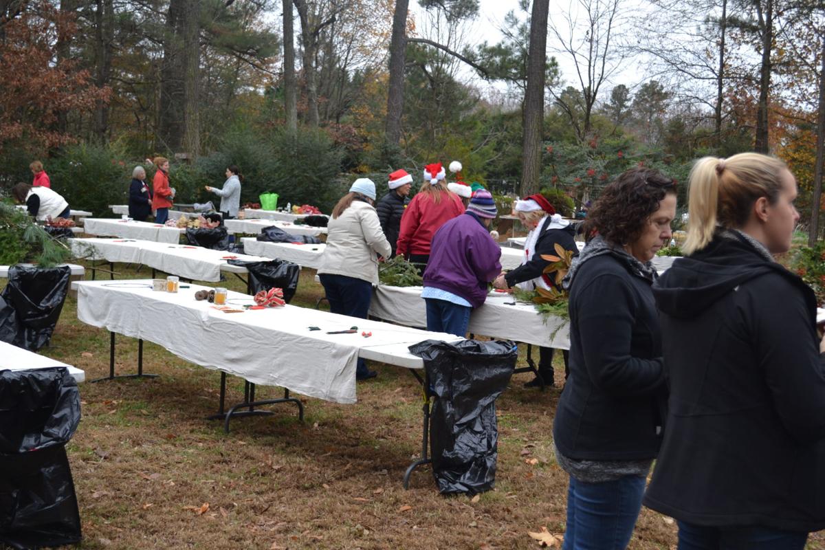 Deck The Halls Continues Tradition Of Supporting Hanover Safe Place Mechanicsville Local Richmond Com
