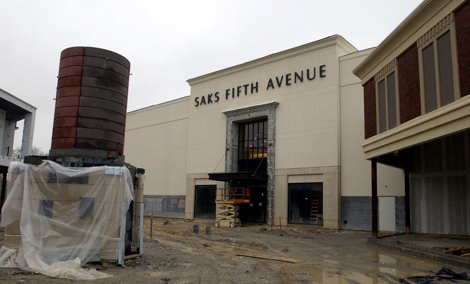 Saks Fifth Avenue downsizes at Stony Point Fashion Park - Richmond