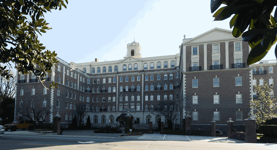 The Tuckahoe The Duncan Leedesigned condo building rings up a pair of