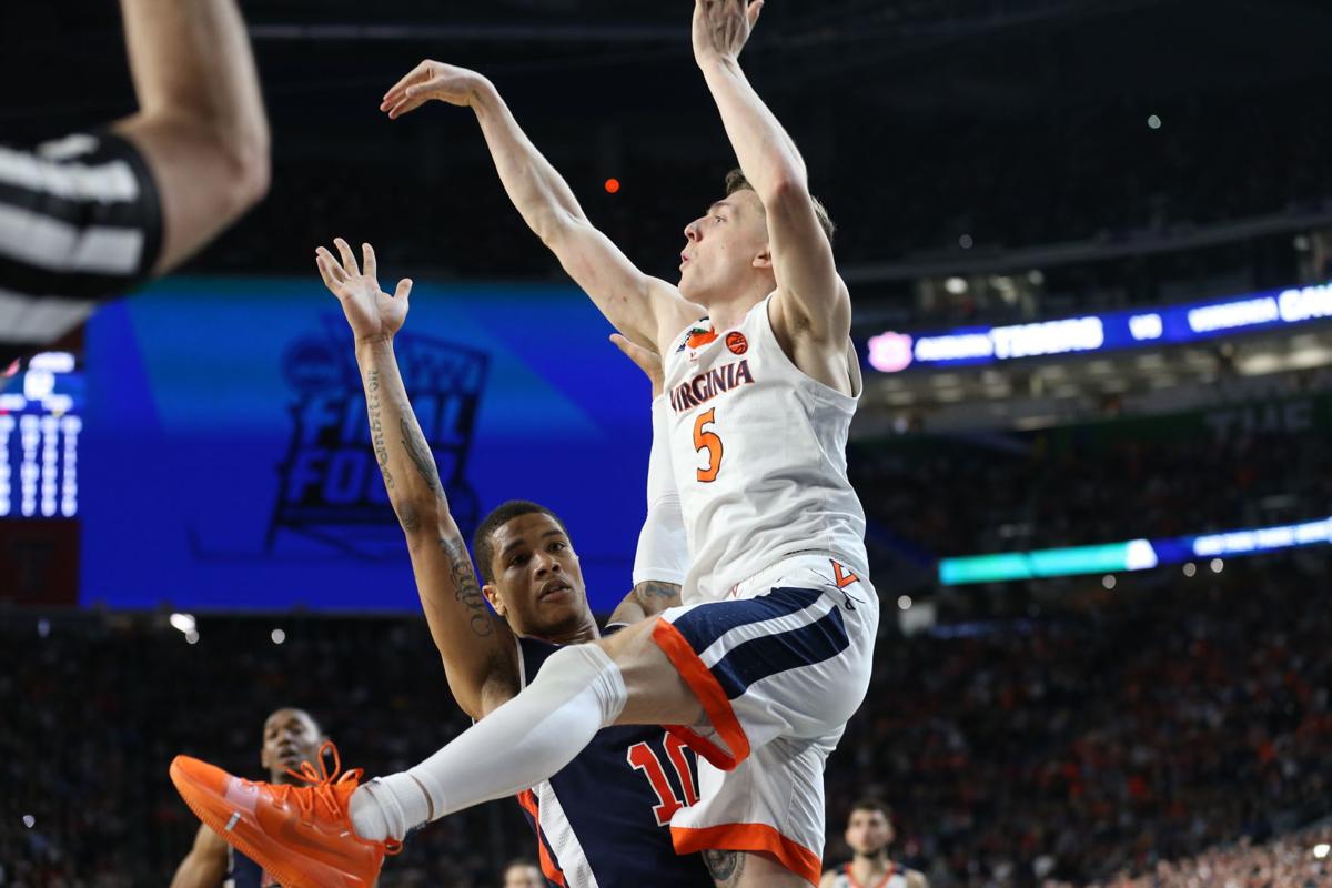 After The Foul Auburn S Samir Doughty Disagrees With The Call