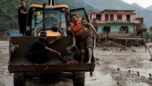 More than 1,000 missing in Nepal-Tibet flash floods as death toll rises