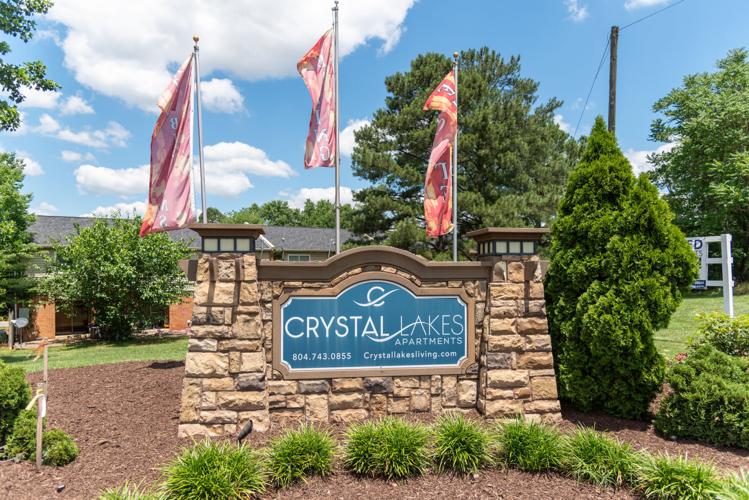 Crystal Lakes Apartments