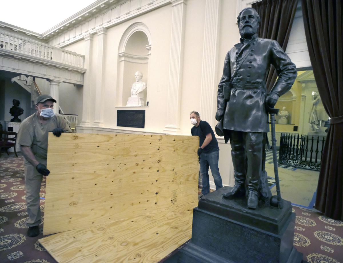 Watch Now Lee Statue Confederate Busts Removed Overnight From Old House Chamber At Va Capitol Virginia Richmond Com