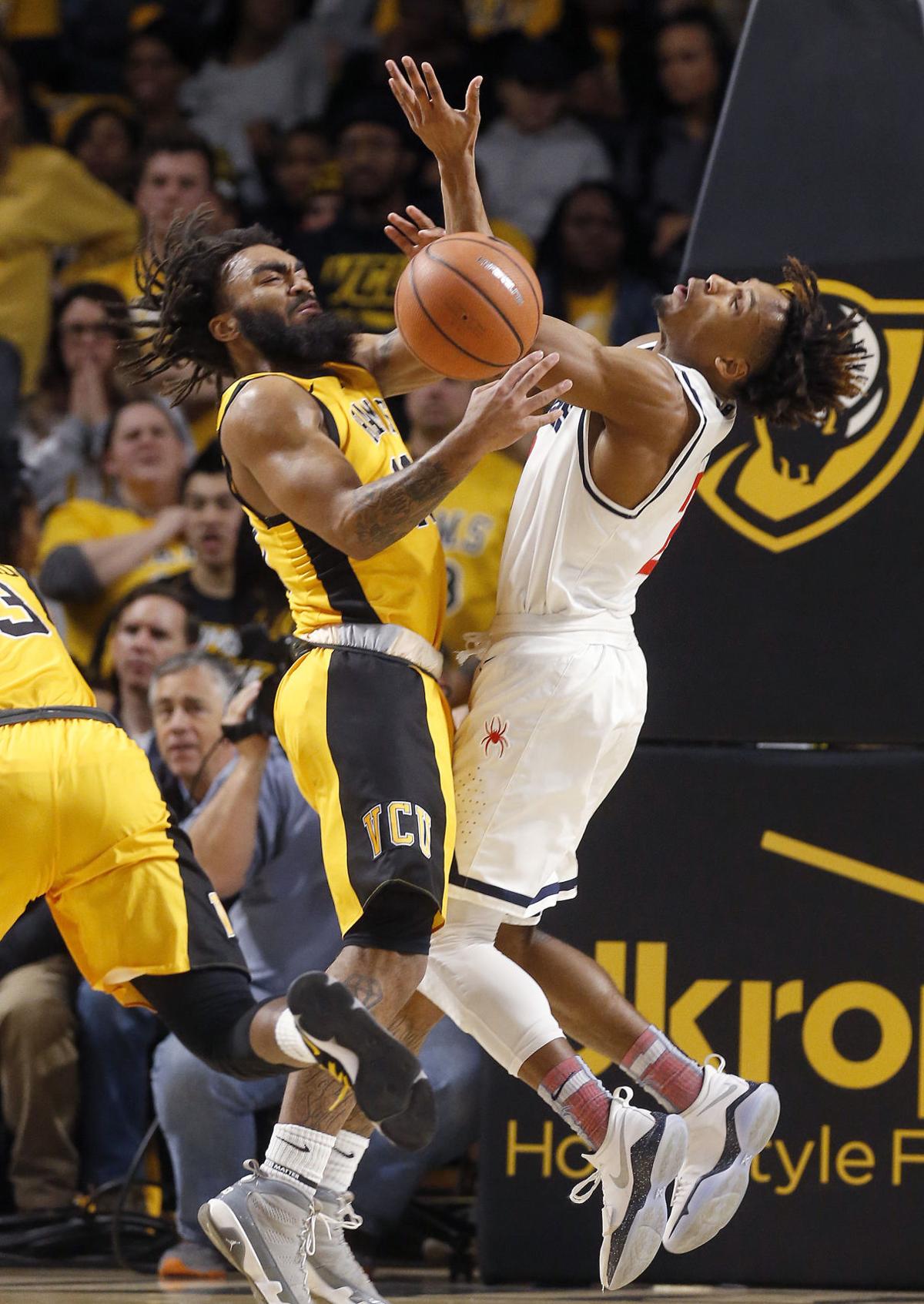 Woody Spiders Silence Stunned Siegel Center Crowd College