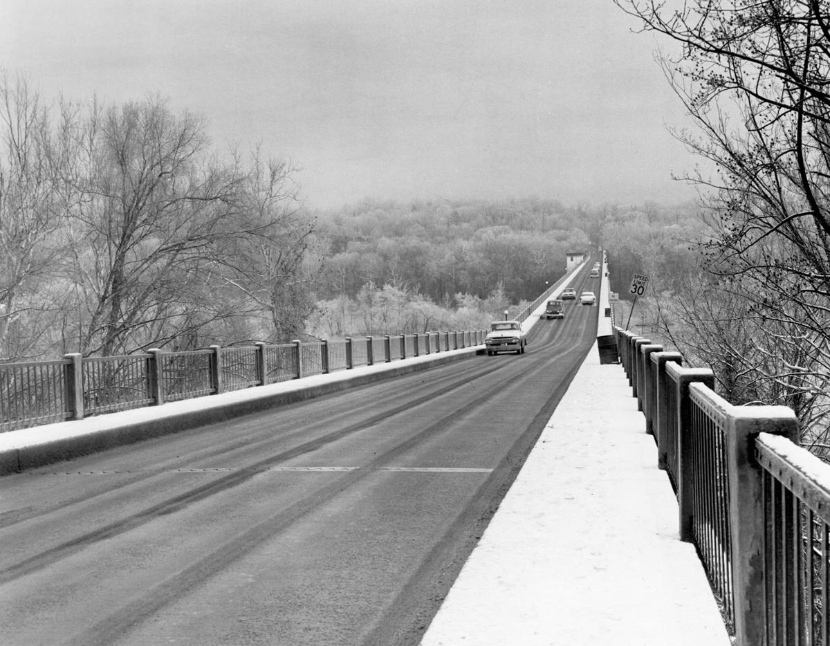 12 photos of the Nickel Bridge from The TimesDispatch archives