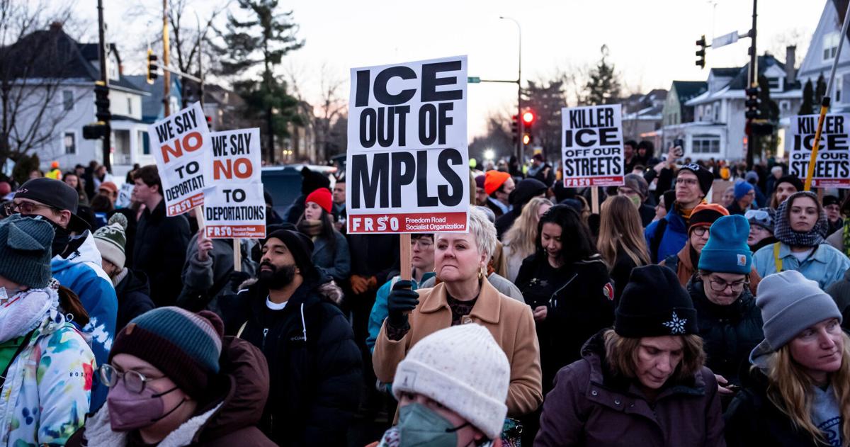 Was Sie über die tödliche Schießerei auf eine Frau durch einen ICE-Beamten ...