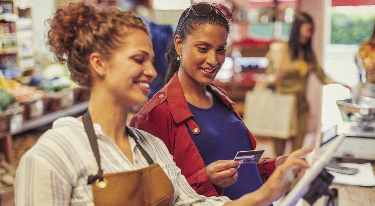 5 reasons It’s smart to use credit when holiday shopping
