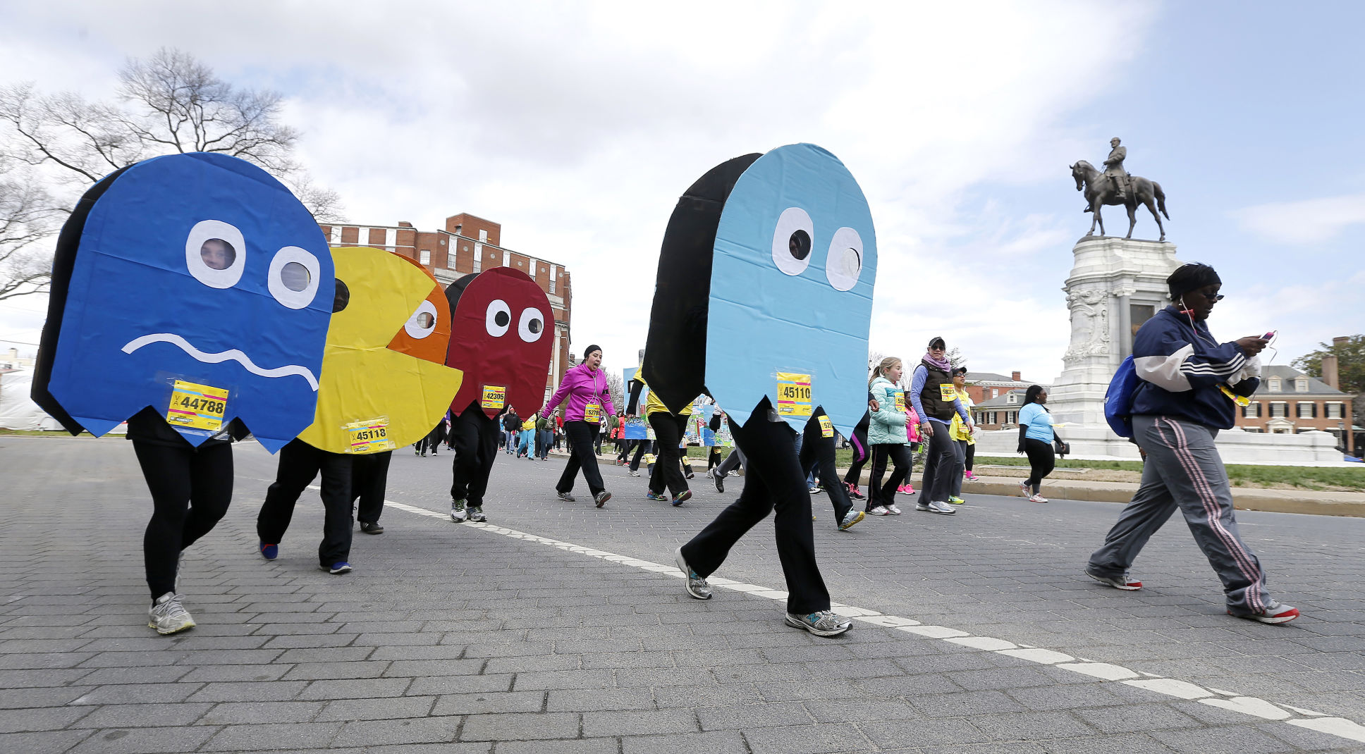 From the Archives: The Ukrops Monument 10K