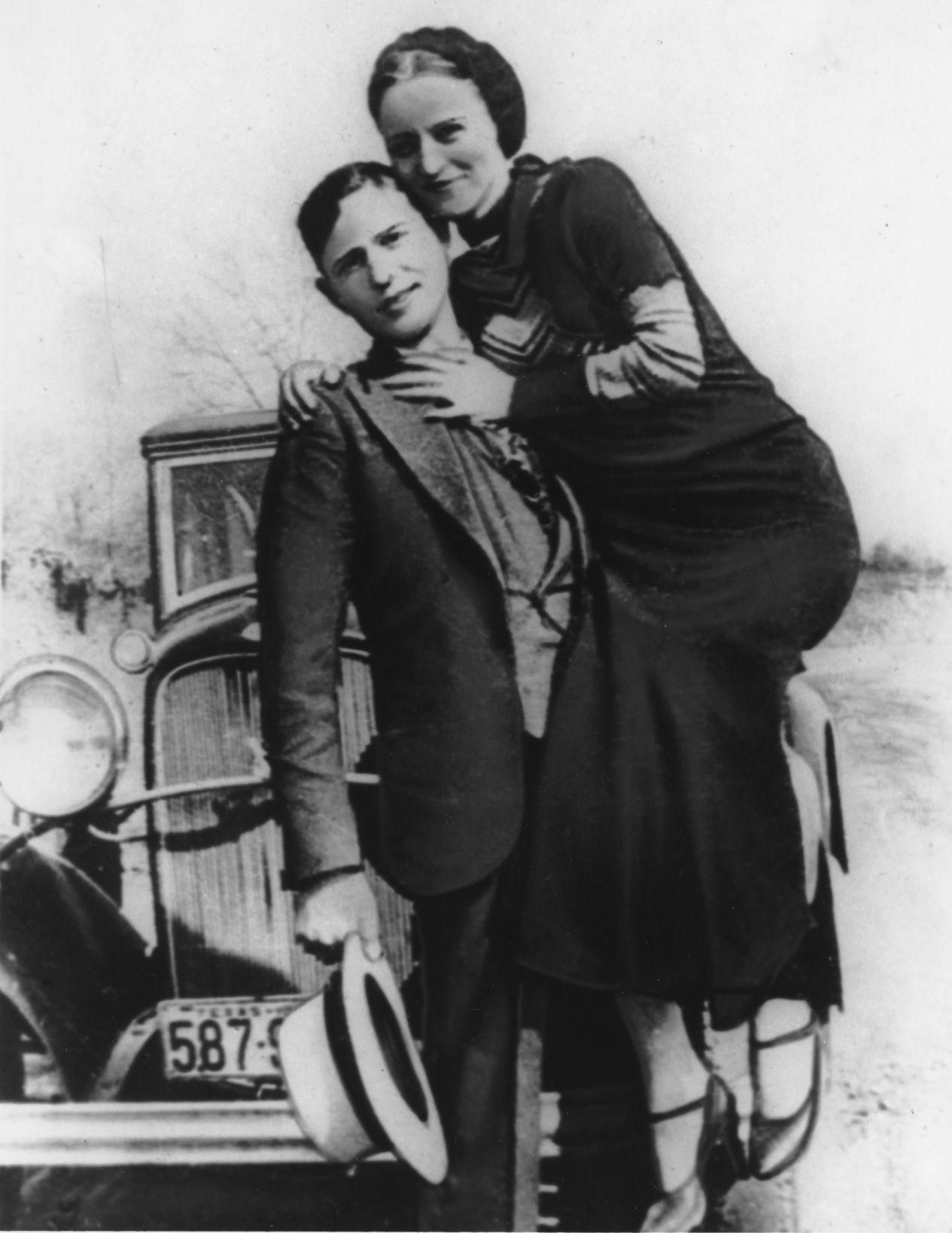 where was bonnie and clyde ambushed and killed