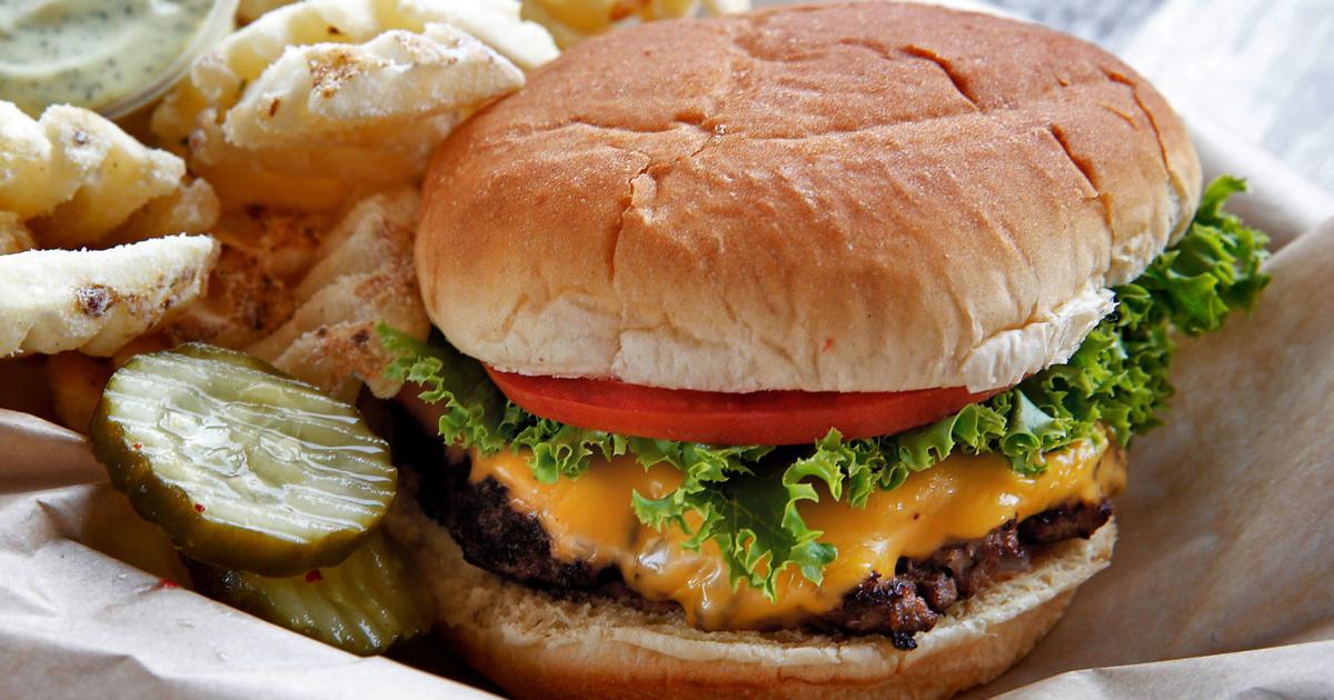 Restaurant review: Luther Burger plays to its audience with doughnuts ...