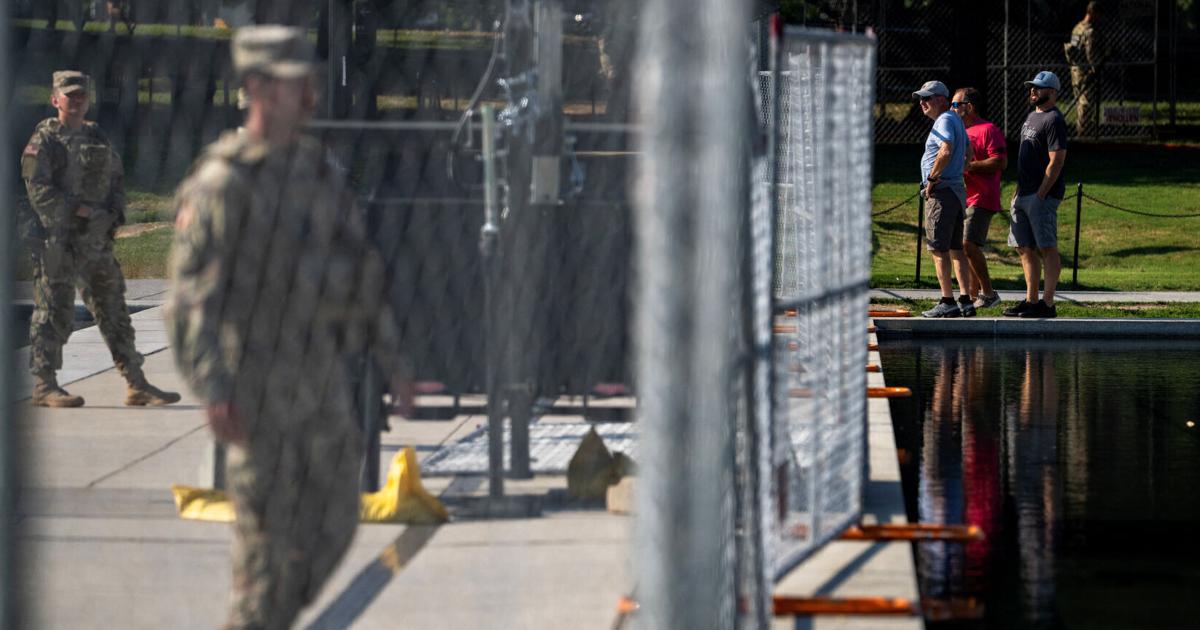 Der Reflecting Pool steht nun unter Überwachung, während Trump Vandalen ...
