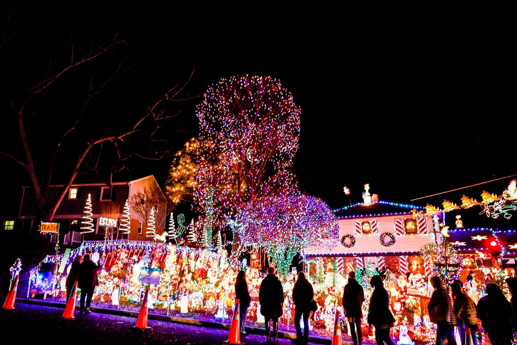 Check Out These Richmond-area Homes On Tacky Lights Tour