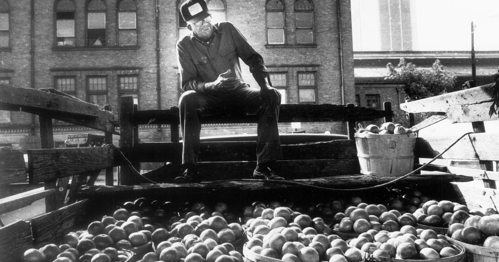 From the Archives: 17th Street Market - Vimarsana News