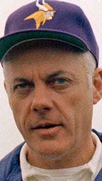 Bud Grant, stoic NFL Hall of Fame coach of powerful Minnesota Vikings  teams, dies at 95