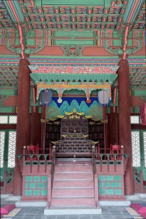 Throne room Geunjeongjeon in the Gyeongbokgung palace, the main throne hall of the Joseon Dynasty.
