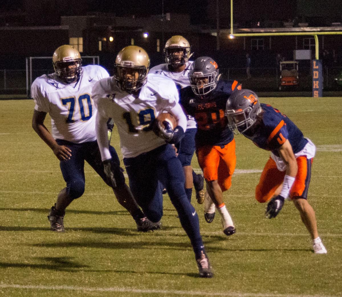 Varina Stomps Lee Davis 42 3 Behind Dominant Line Play 804