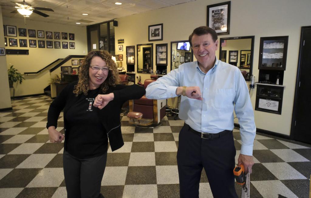Watch Now Richmond Barbershop Nicked As Hair Salons Elsewhere Prepare To Cut Again Business News Richmond Com