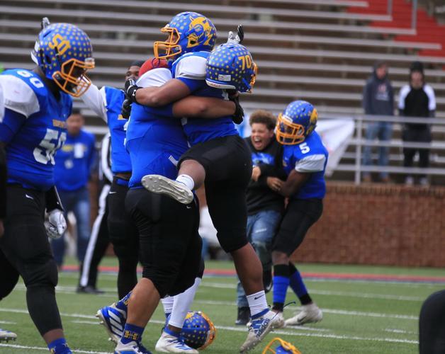 Hopewell wins Class 3 state football championship, swamping Lord