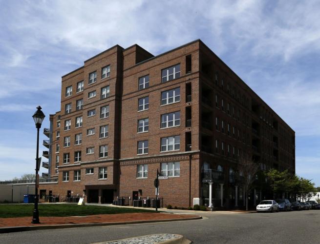 25 condos in Rocketts Landing go on the auction block