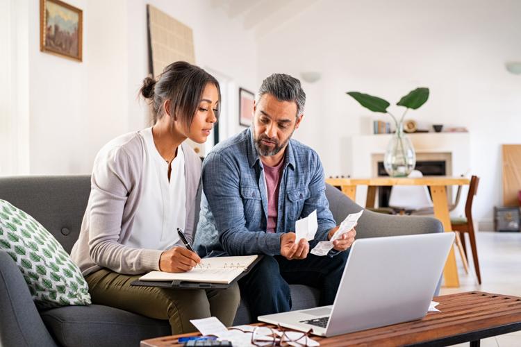 6 ways to manage your healthcare costs_HERO IMAGE_STL