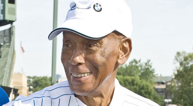 Ernie Banks, baseball pioneer and Cubs legend, dies at 83